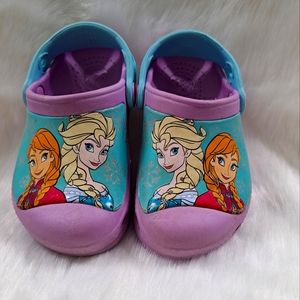 FROZEN Girls Crocs size 8-9